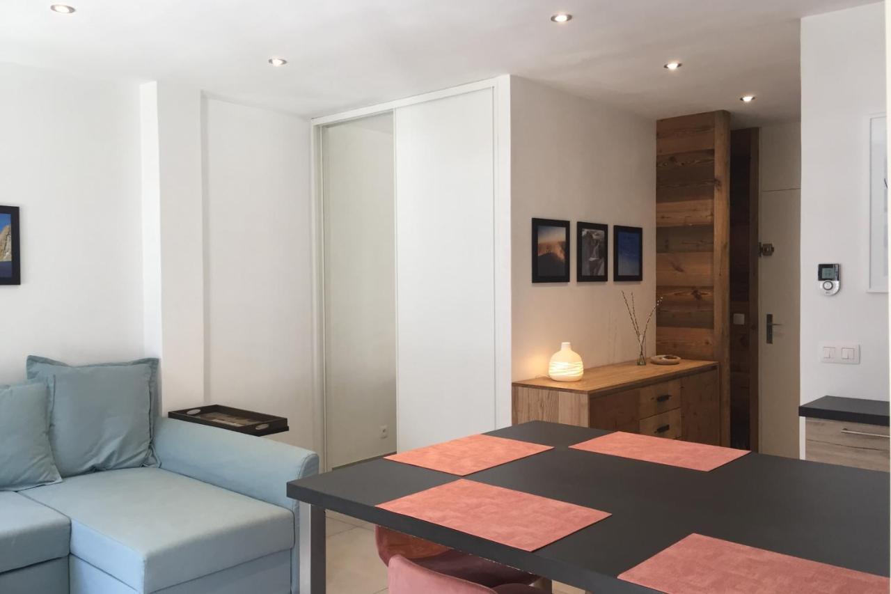 Апартаменты Modern Flat In The Heart Of Шамони Экстерьер фото